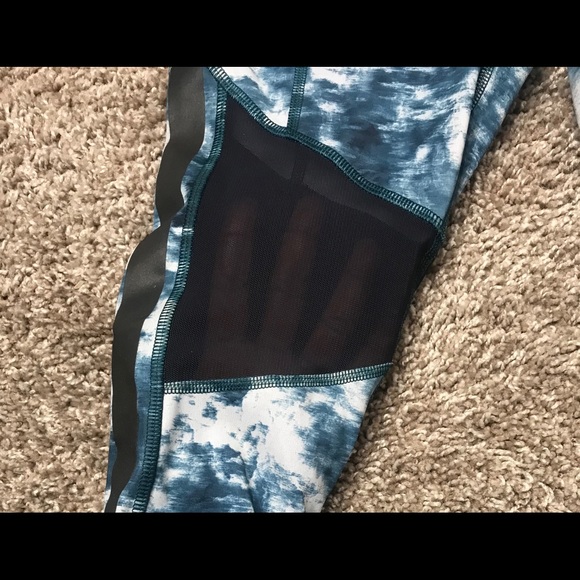 LULULEMON Leggings with see through detail | 2 - Picture 5 of 8